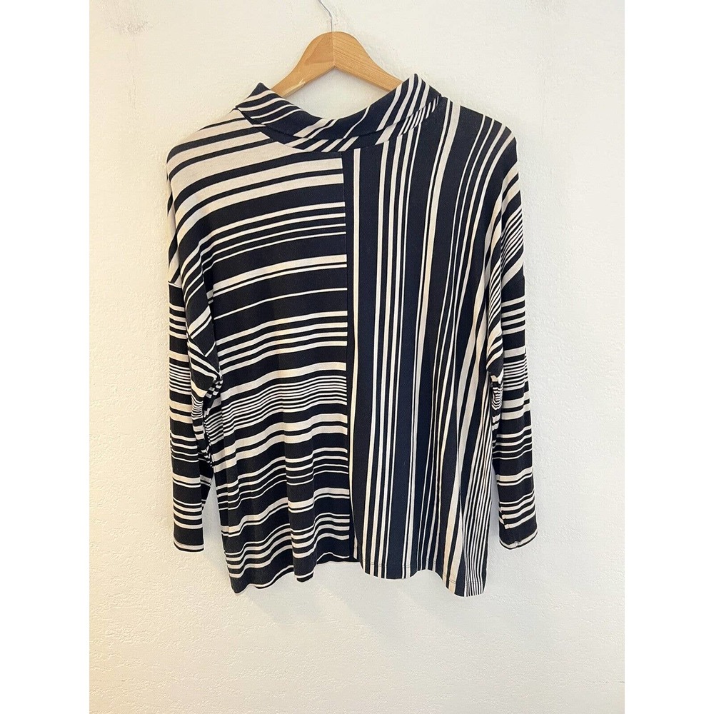 Chicos Womens Size 2 Black Beige Stripe Top Asymmetrical Size L Zipper